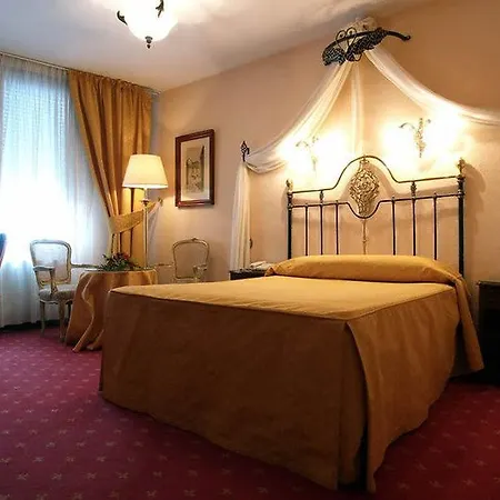 Oca Centro Szálloda Burgo