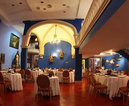 מלון Oca Centro 4*