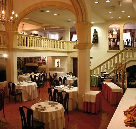 Oca Centro Szálloda Burgo